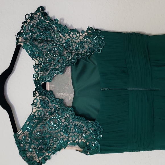 Womens Cap Sleeve Lace Neckline Ruched Bust Evening Gown Size 6 - Picture 9 of 11